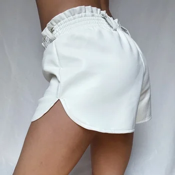 מזדמנים מכנסיים קצרים, אלסטי גבוה מותן לבן PU נשים מכנסיים קצרים חופשי דמוי עור רץ מכנסיים קצרים בקיץ אופנת רחוב סקסית רחב הרגל Sh2023